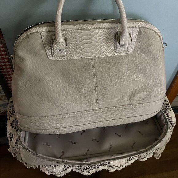 purse - Picture 2 of 3